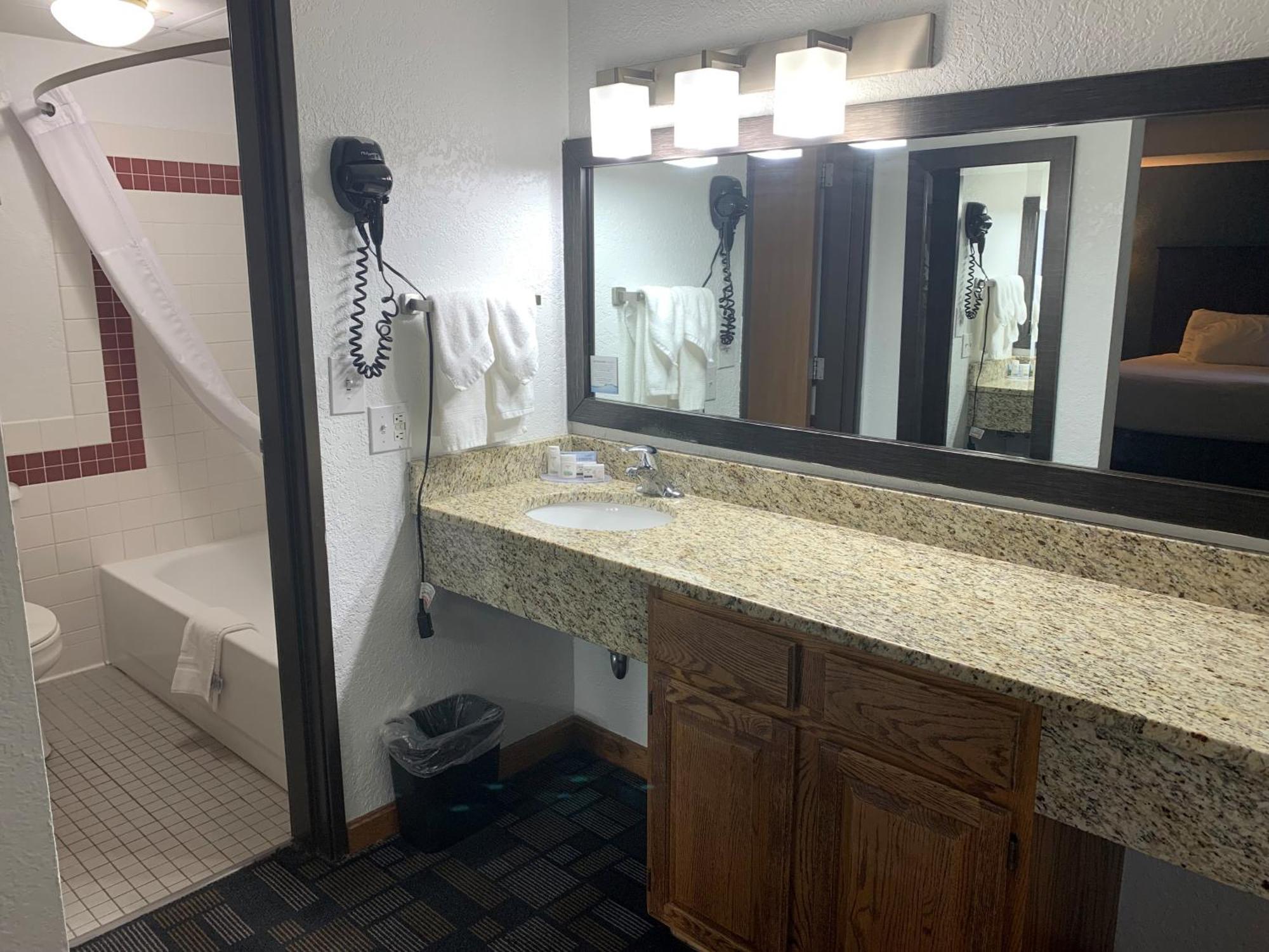 Americinn By Wyndham Hayward Luaran gambar